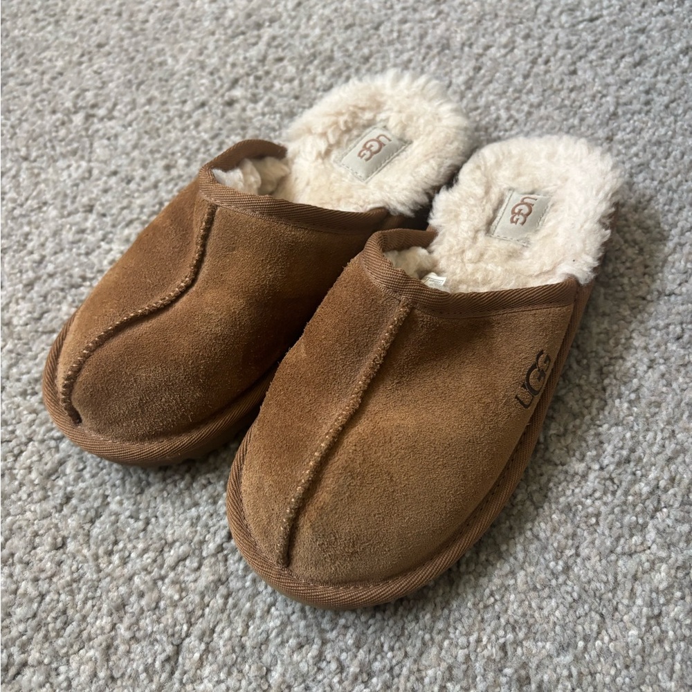 UGG Kids Chestnut Suede Shearling-Lined Slippers Size 2